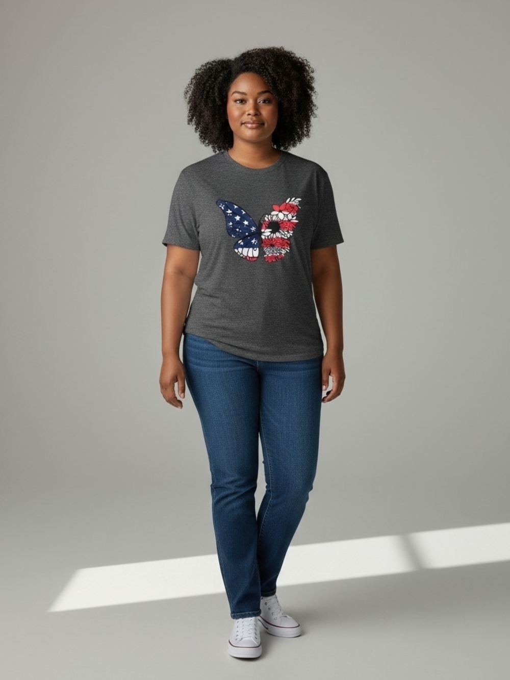 Patriotic Butterfly Graphic Tee Women’s Medium Gray Short Sleeve USA Flag Floral